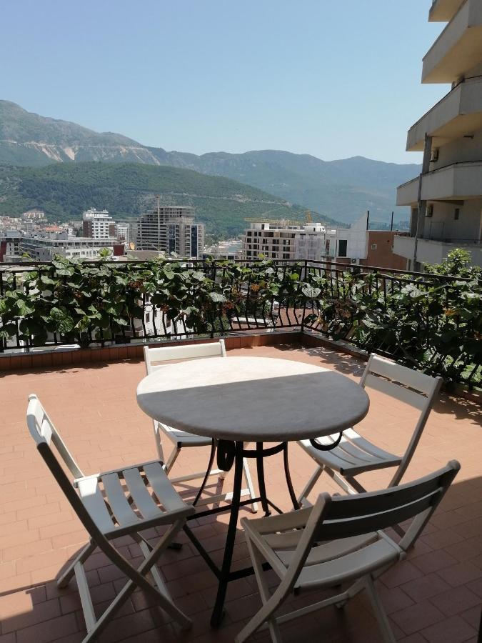 Lovely Apartment With Big Terrace In ブドヴァ エクステリア 写真