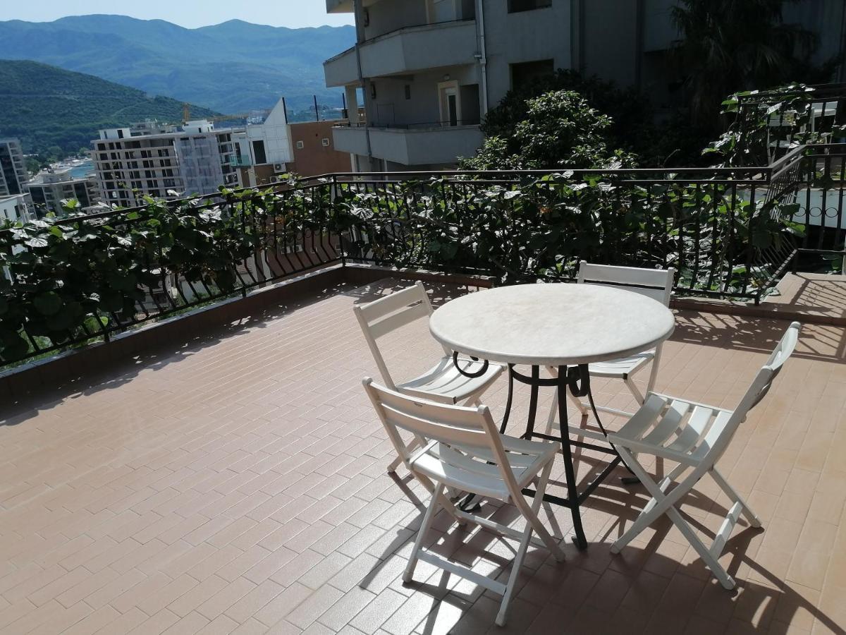 Lovely Apartment With Big Terrace In ブドヴァ エクステリア 写真